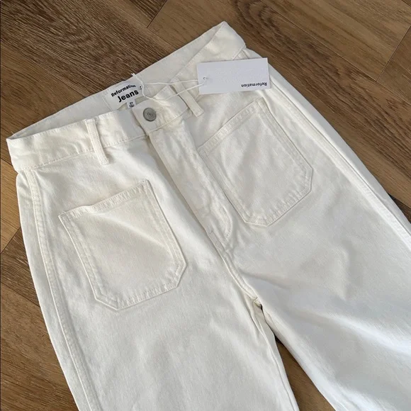 Reformation Alyssa High Rise Wide Leg Long Jeans in Vintage White - Picture 8 of 10